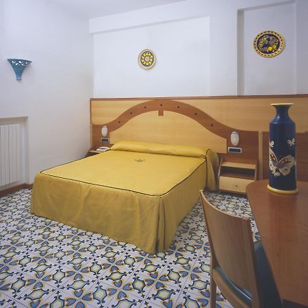 Hotel Bristol Виетри Экстерьер фото